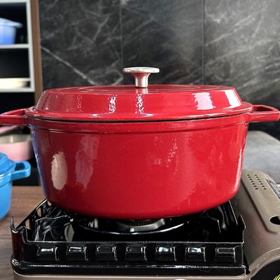 Ωοειδές Casserole χυτοσιδήρου σμάλτων 4,5 τέταρτο γαλλονιού με τη λειτουργία και το ύφος