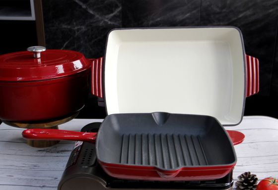 Το κόκκινο σμαλτωμένο παν 10inch χυτοσιδήρου μη ραβδί Skillet τσιγαρίζει το τηγάνι με την κορυφογραμμή