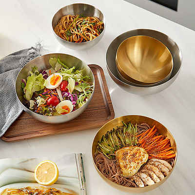 Το ανοξείδωτο Cookware ασφαλίστρου θέτει τα κύπελλα για τη μίξη της εξυπηρέτησης και να τσιμπήσει