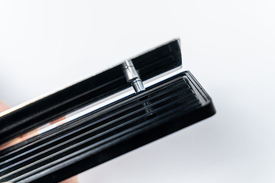 Το δίπλωμα Sharpener μαχαιριών διαμαντιών ακονών του διπλασίου πλαισίωσε το πολωνικό υπαίθριο εργαλείο στρατοπέδευσης