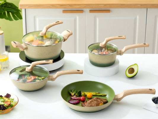 Ελαφρύ αργίλιο Cookware καθορισμένο 8Piece BSCI με την ξύλινη λαβή