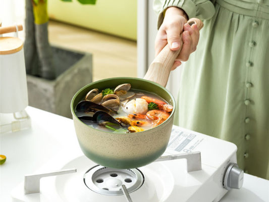 Κατσαρόλλα Wok αργιλίου χυτοσιδήρου με το επίστρωμα μη ραβδιών και τις ανθεκτικές στη θερμότητα λαβές