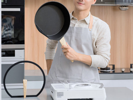 Το ανθεκτικό τηγανίζοντας παν 9.5Inch μη ραβδί γρατσουνιών με το χαλκό τελειώνει