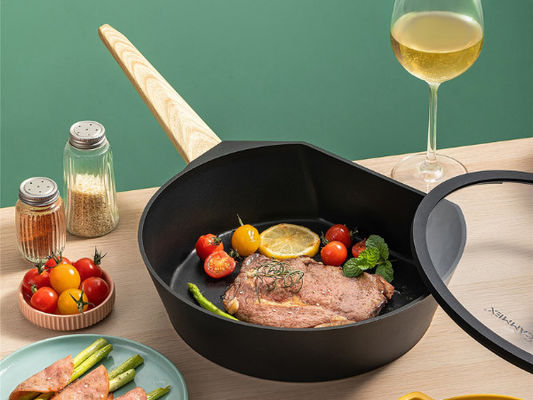 Το ανθεκτικό τηγανίζοντας παν 9.5Inch μη ραβδί γρατσουνιών με το χαλκό τελειώνει
